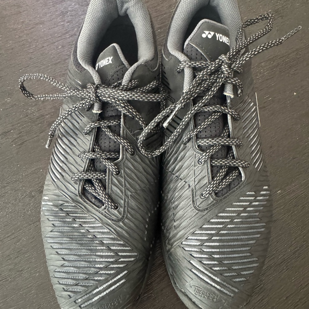 Yonex Sonicage Men's Gray and Black Athletic Tennis Shoes. Sz 9.5